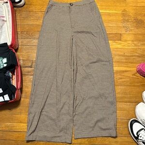 Size L, Mi Ami high-waisted, checkered dress pants. Brown.